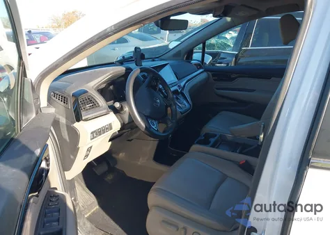 2024 Honda Odyssey Touring z USA, uszkodzony, nr VIN 5FNRL6H80RB045725